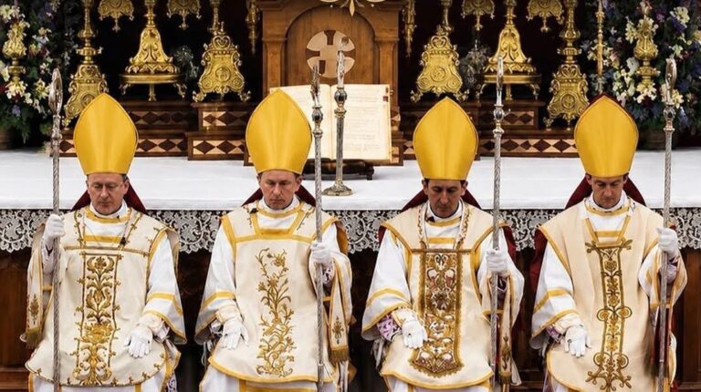 👍🏻👏🏻💯💯💯🏅 Si los judíos del mundo usan el hebreo para rezar la Torá. Los musulmanes rezan el Corán en árabe