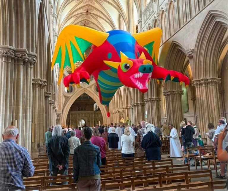 ¿Próximamente en la Iglesia?: El 6 de julio, la catedral anglicana de Wells, en Somerset (Inglaterra),…